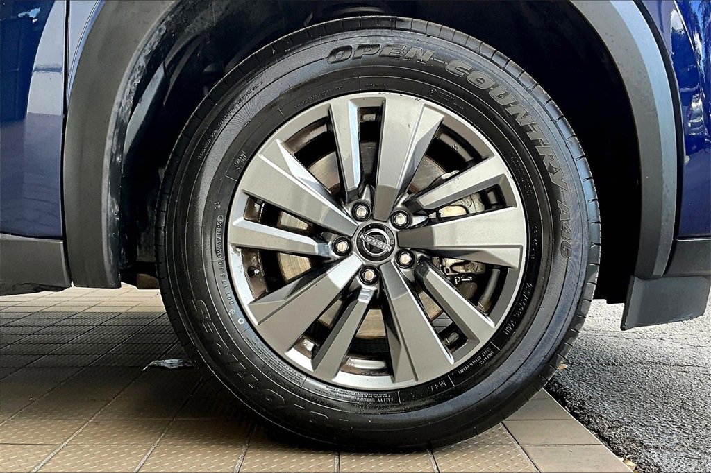 Used 2024 Nissan Pathfinder SV image 39