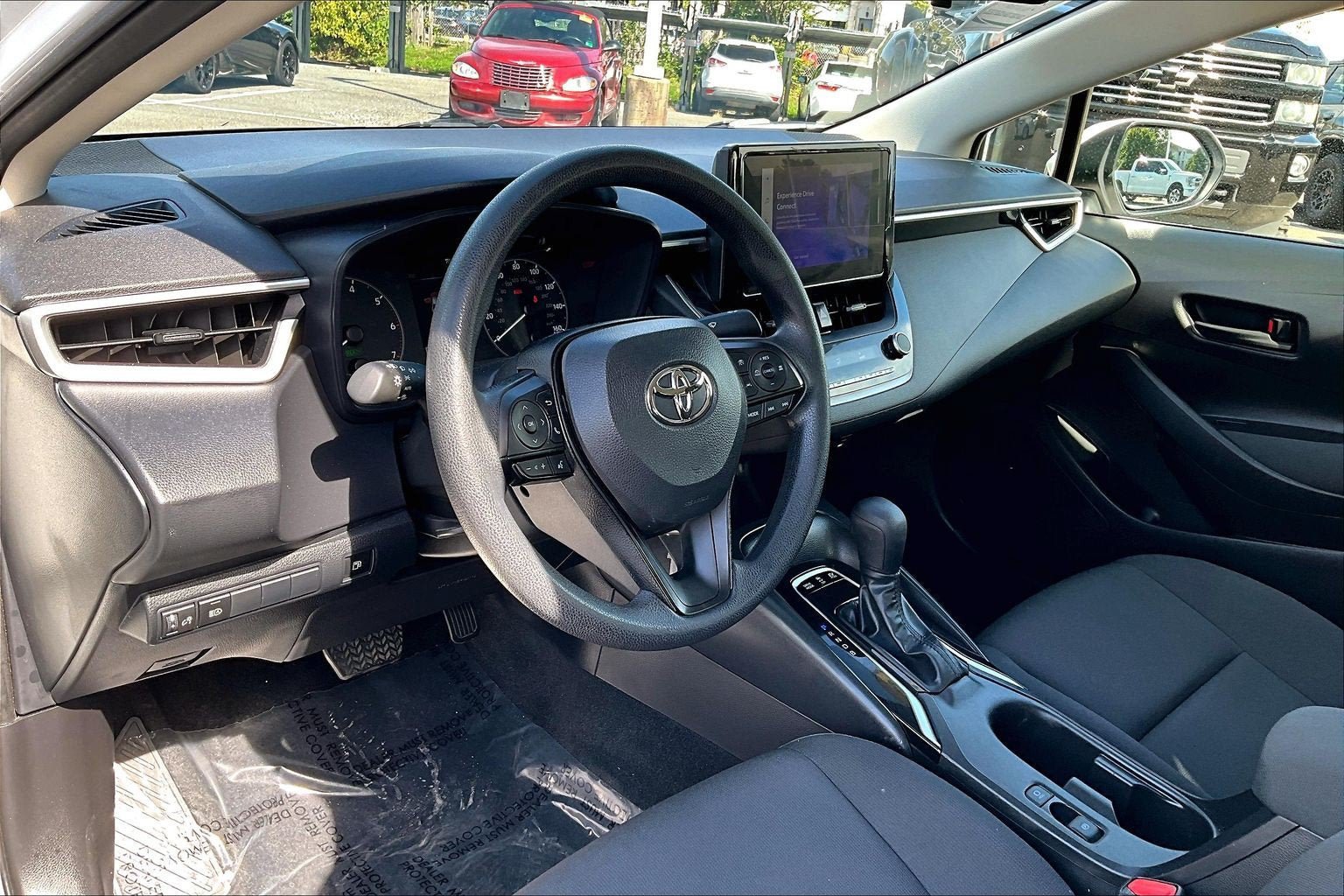 Used 2025 Toyota Corolla LE FWD image 13