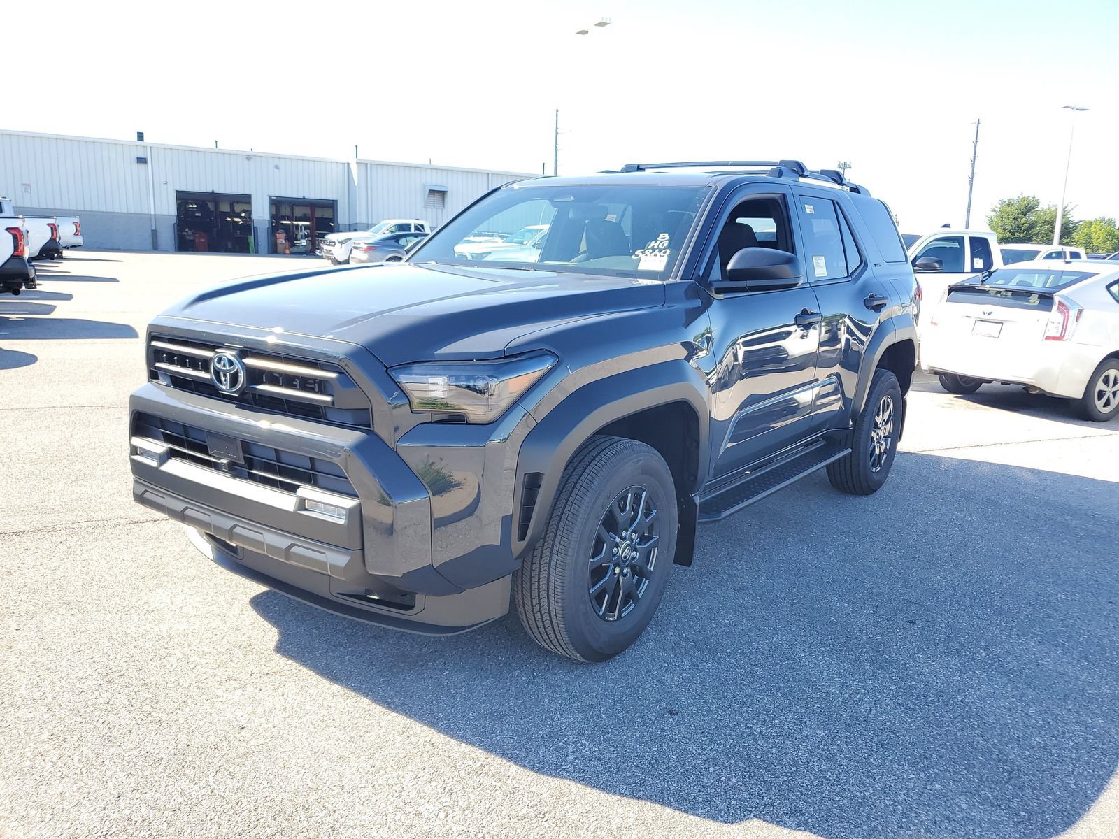 New 2026 Toyota 4Runner SR5 AWD/4WD image 2