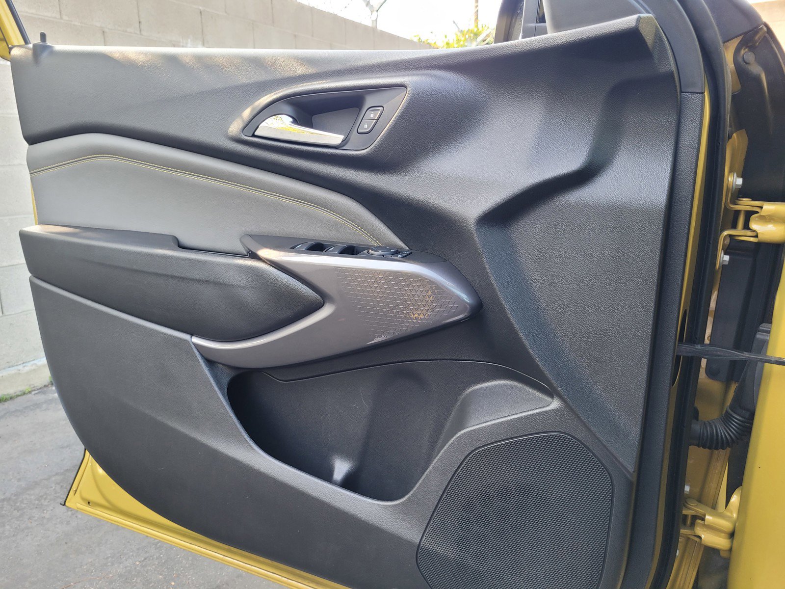 Used 2025 Chevrolet Trax ACTIV w/ Driver Confidence Package image 25