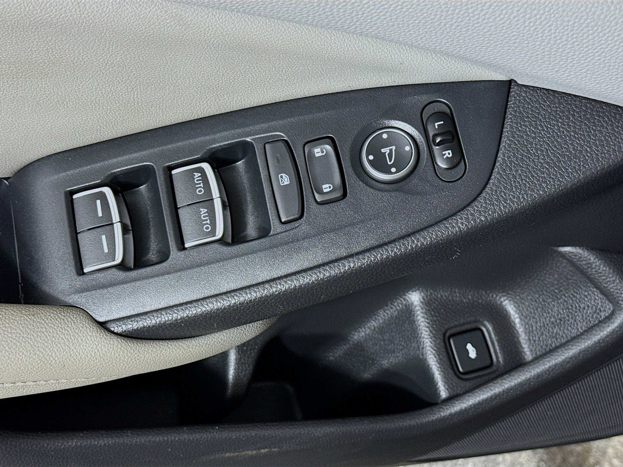 Used 2019 Honda Accord LX image 24