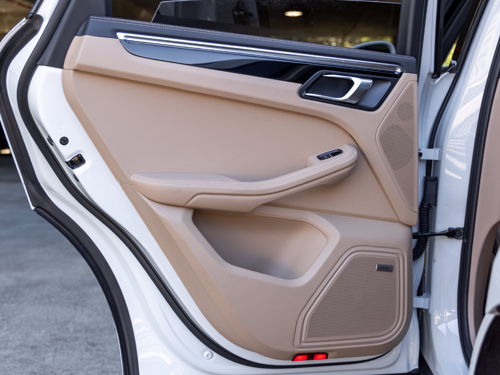 Certified 2026 Porsche Macan AWD/4WD image 44