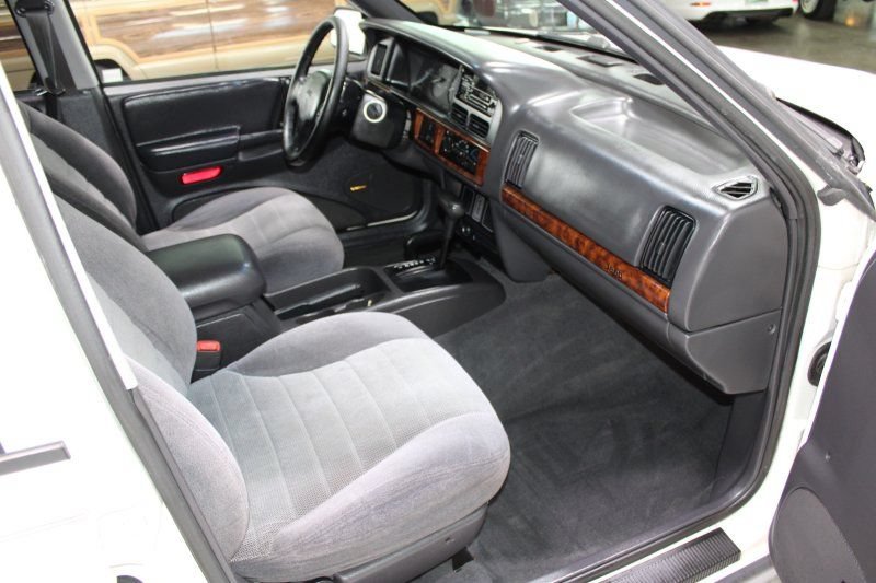 Used 1997 Jeep Grand Cherokee Laredo AWD/4WD image 8