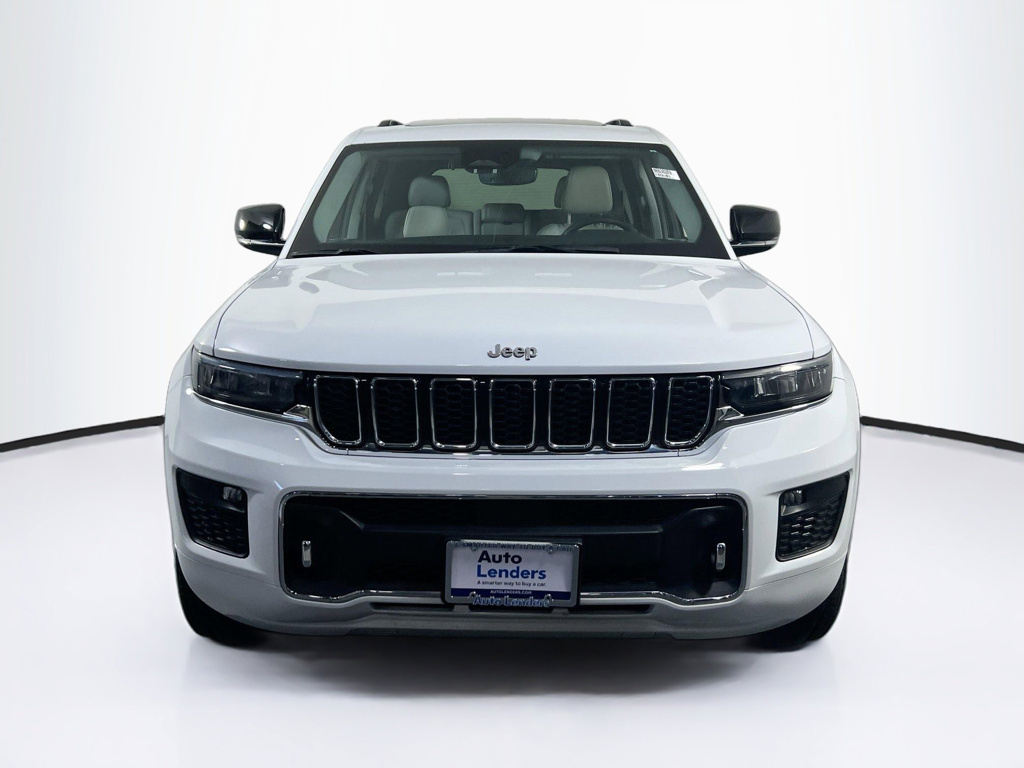 Used 2022 Jeep Grand Cherokee Overland image 2