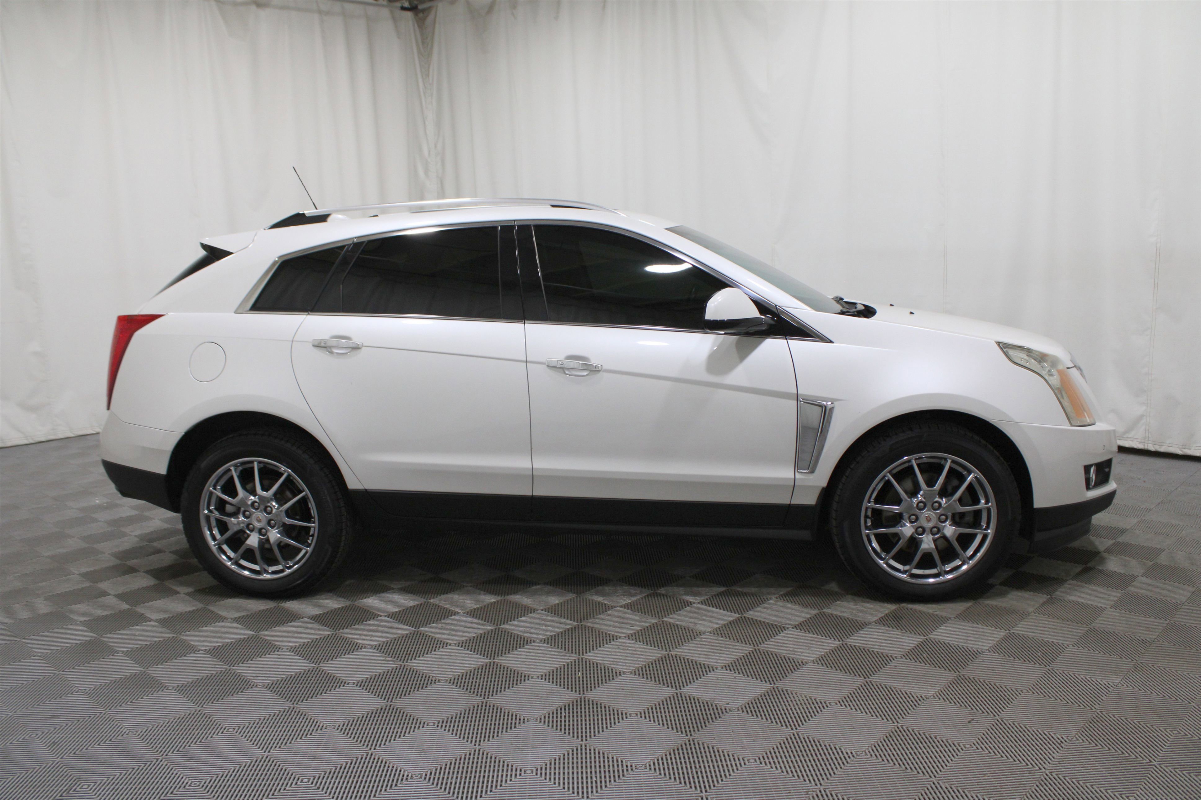 Used 2015 Cadillac SRX Performance w/ Driver Awareness Package image 31