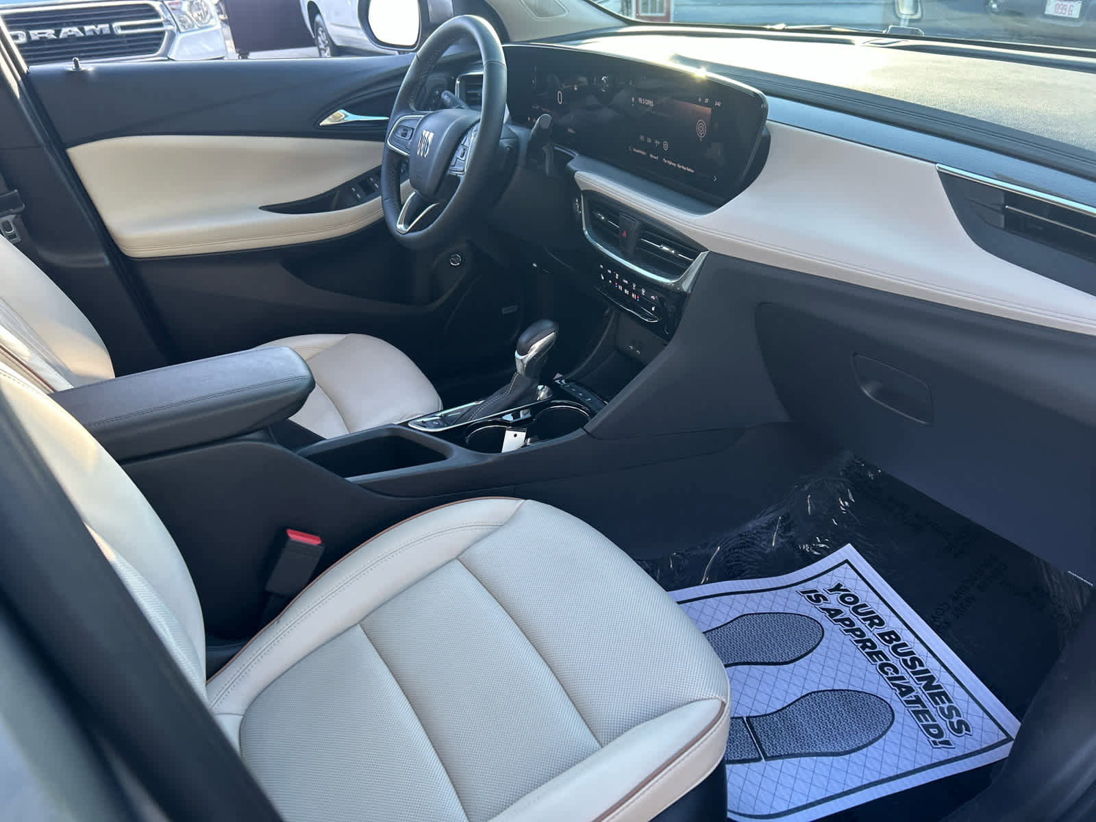 Used 2024 Buick Encore GX Avenir w/ Avenir Technology Package image 27