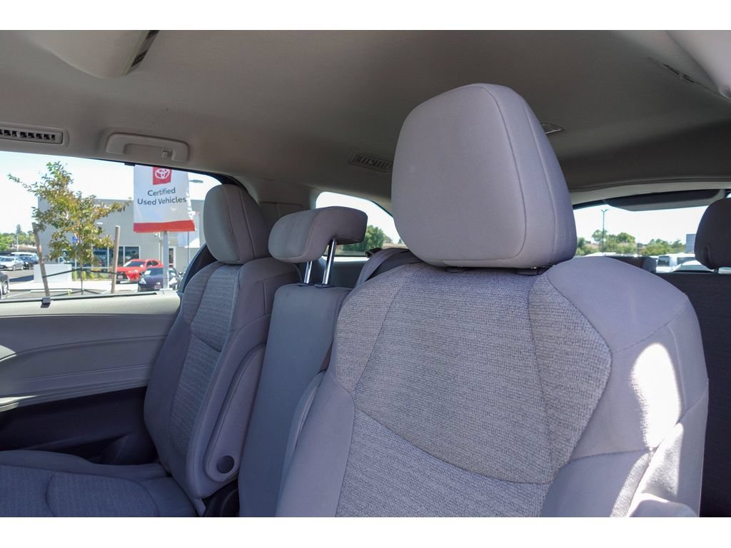Certified 2023 Toyota Sienna LE FWD image 25