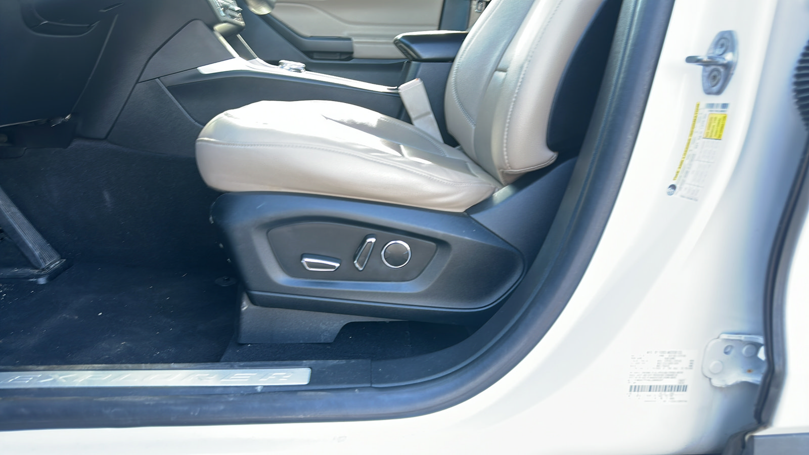 Used 2020 Ford Explorer Limited RWD image 10