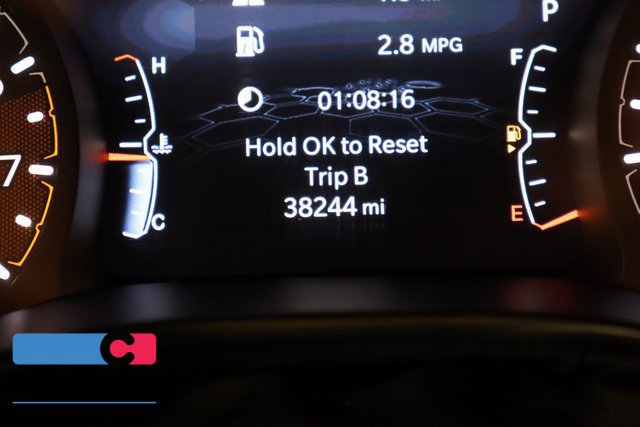 Used 2025 Jeep Compass Trailhawk AWD/4WD image 14