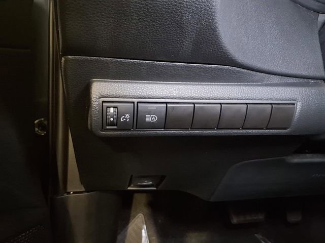 Used 2024 Toyota Corolla LE image 18