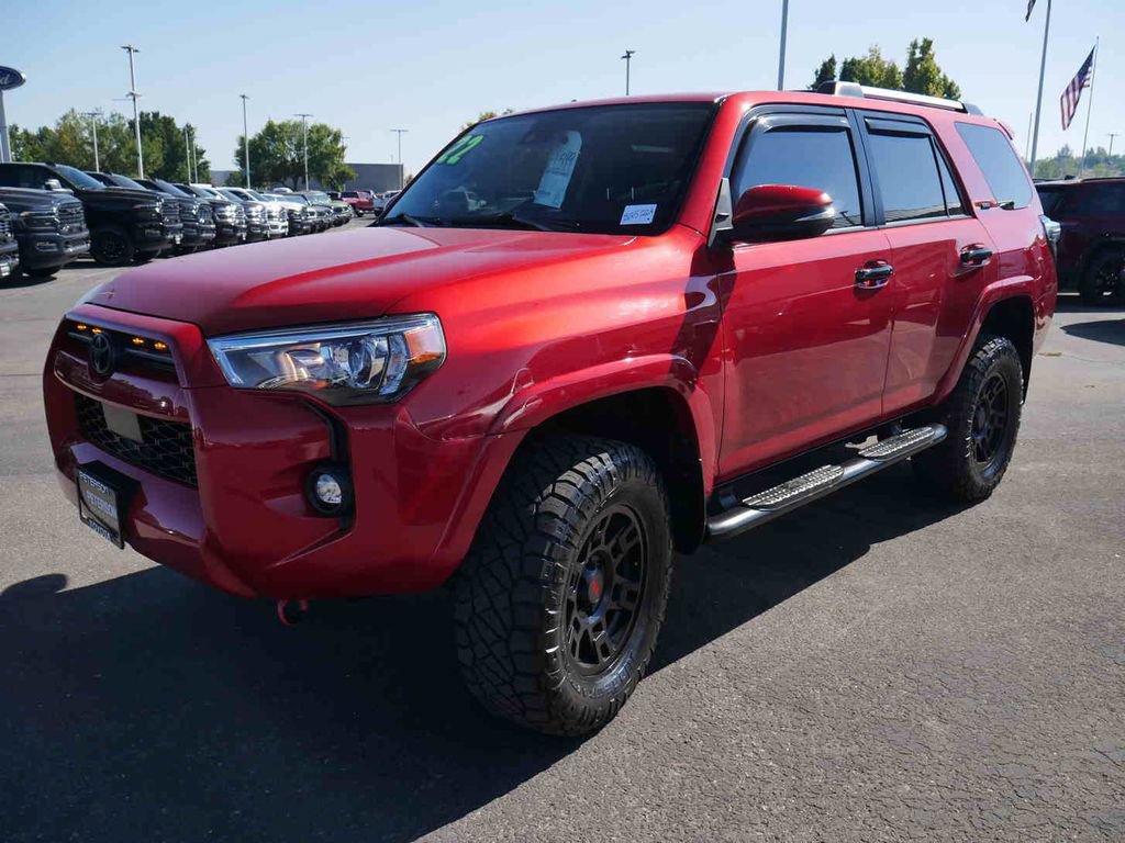 Used 2022 Toyota 4Runner SR5 Premium image 3