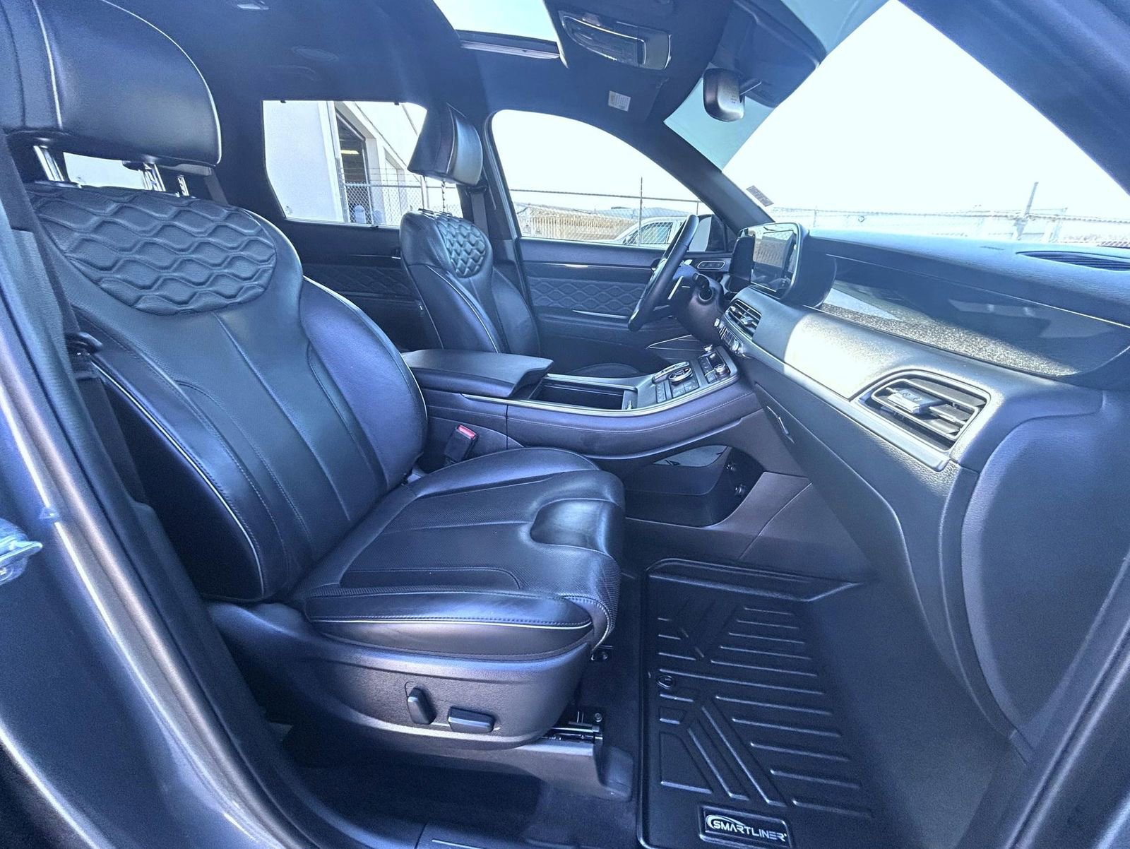 Used 2022 Hyundai Palisade Calligraphy w/ Cargo Package image 16