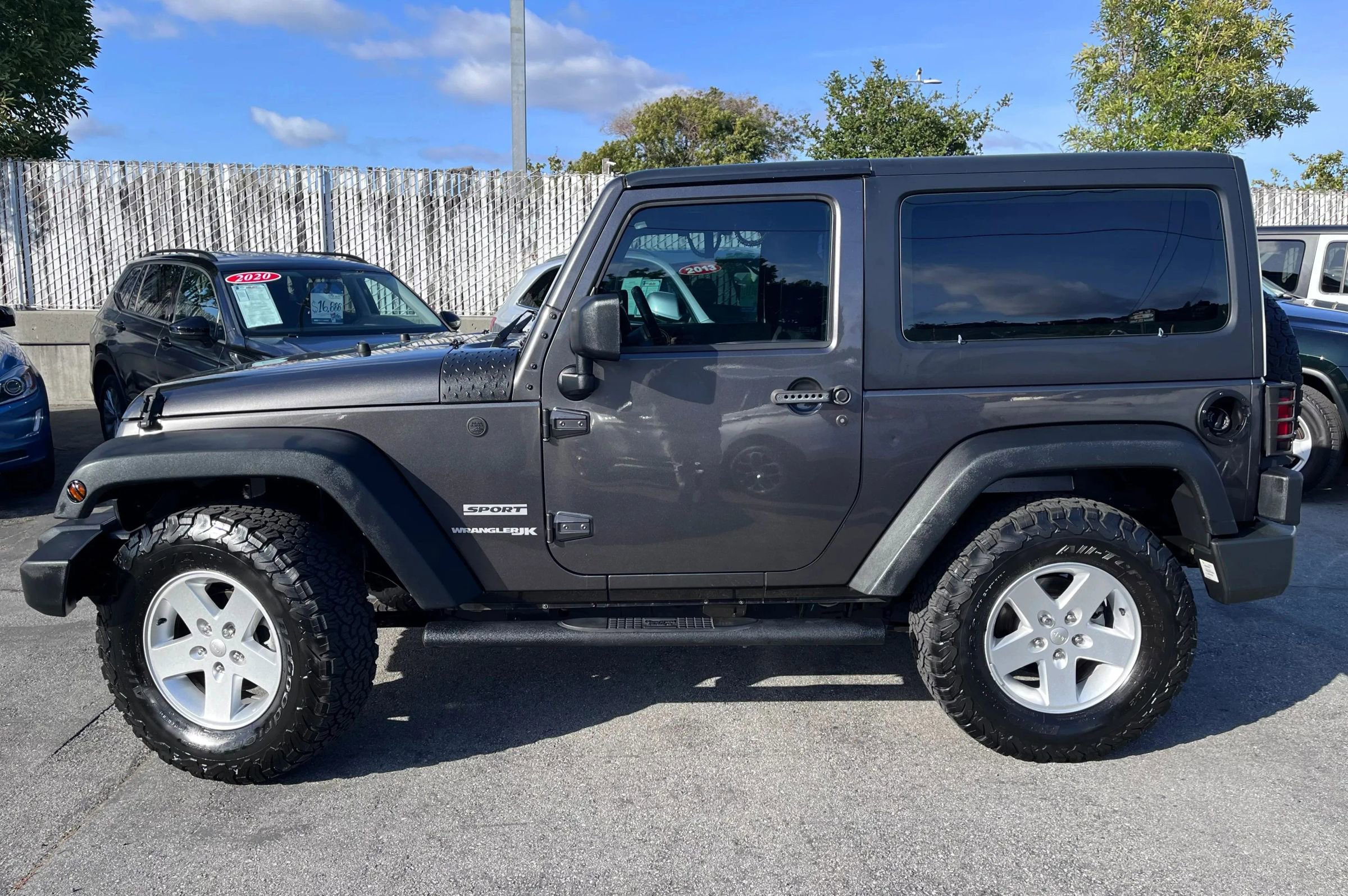 Used 2018 Jeep Wrangler Sport AWD/4WD image 4