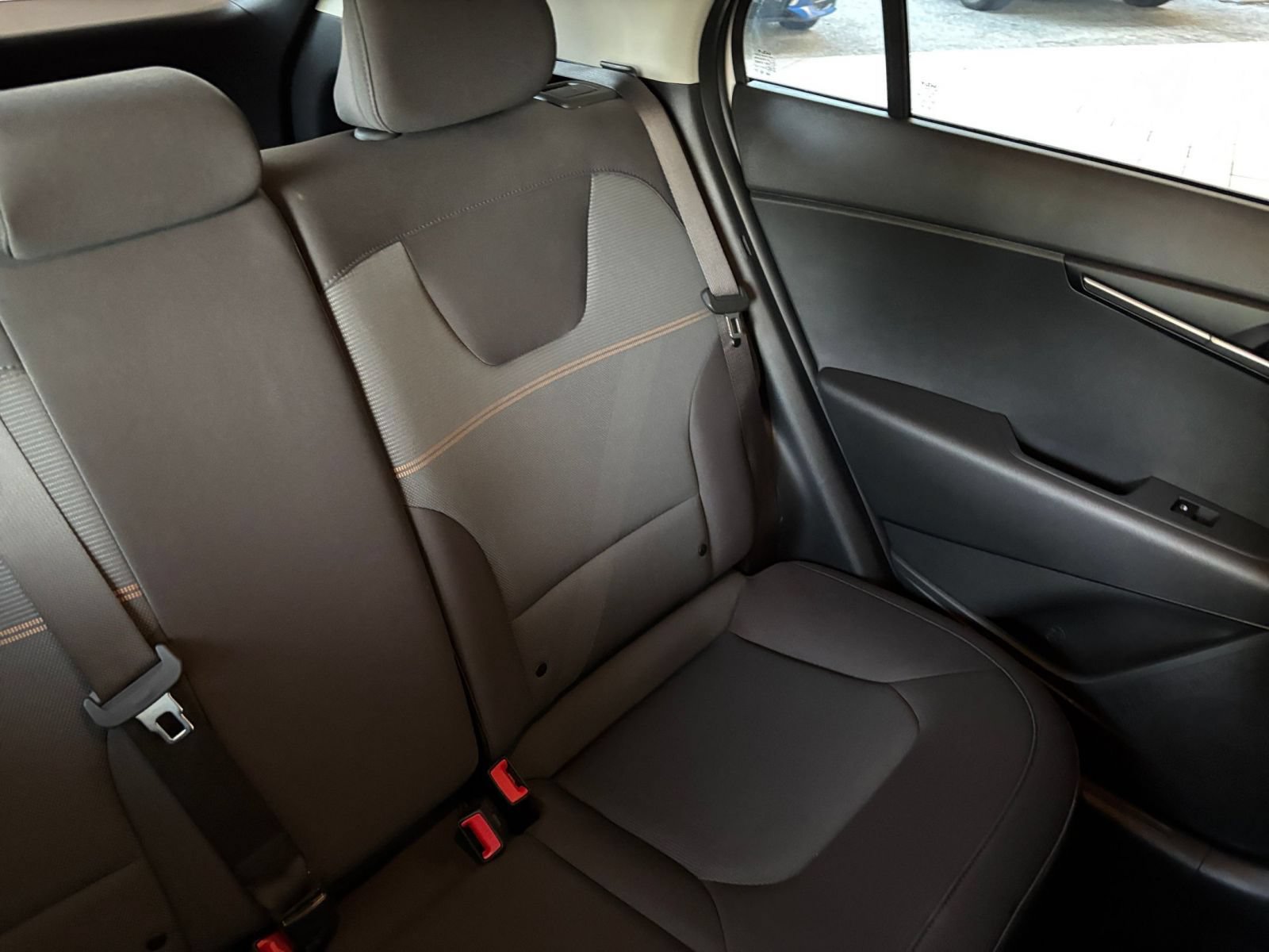 Used 2026 Kia Niro LX FWD image 35