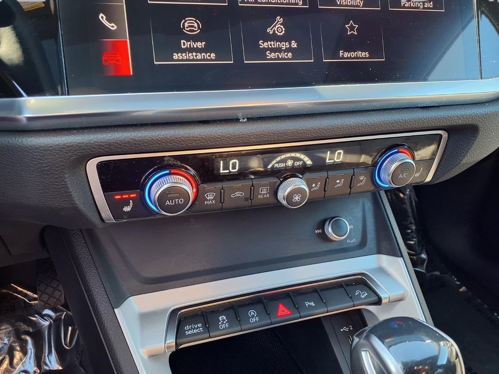 Used 2025 Audi Q3 2.0T Premium image 10