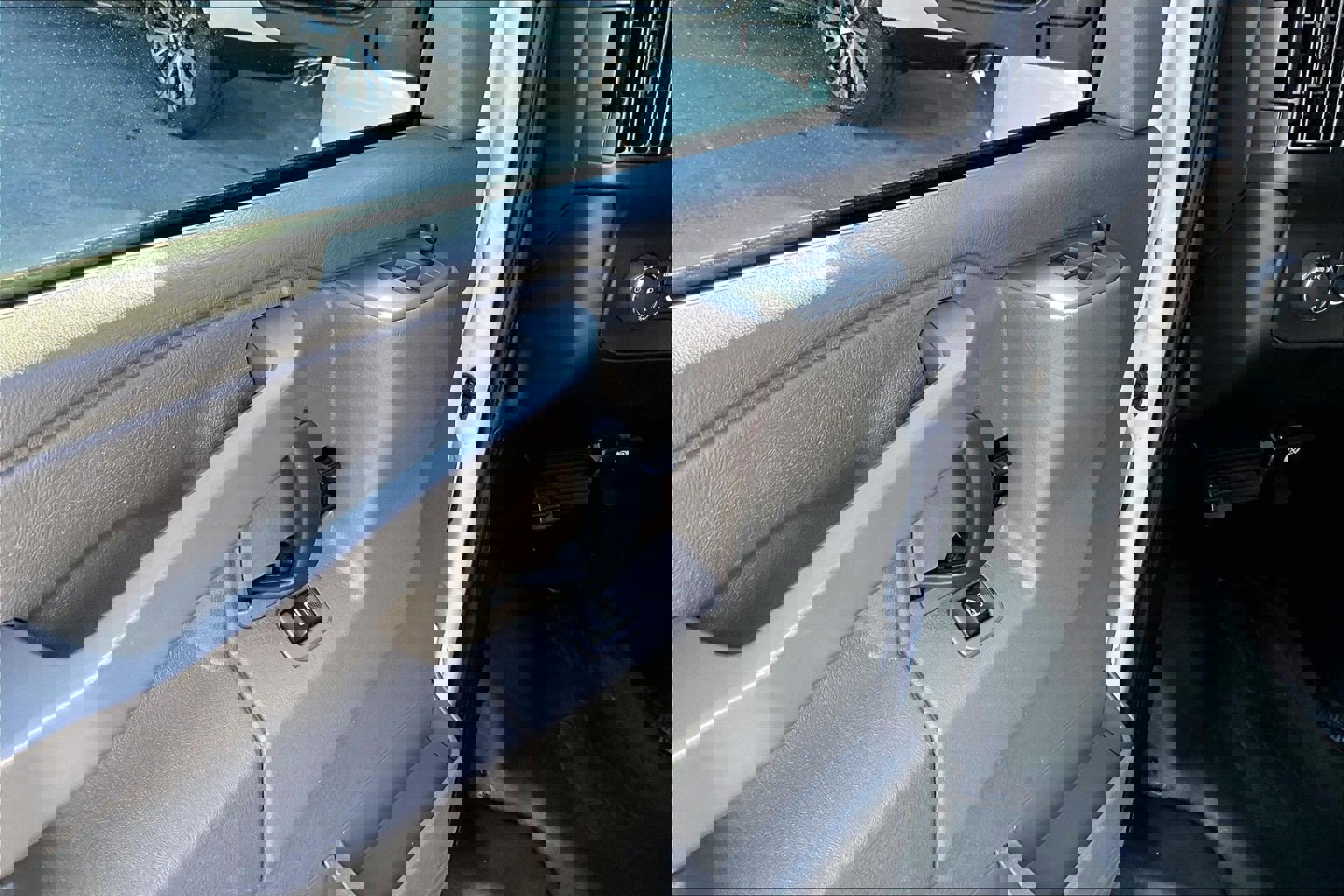 Certified 2024 Chevrolet Express 2500 w/ Driver Convenience Package image 15