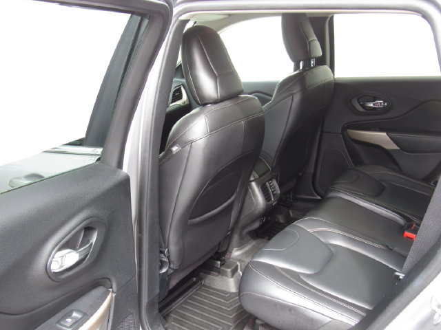 Used 2018 Jeep Cherokee Limited FWD image 14