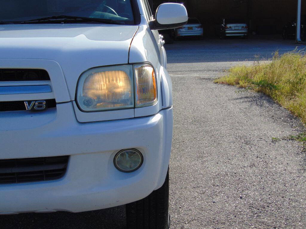 Used 2005 Toyota Sequoia SR5 image 18