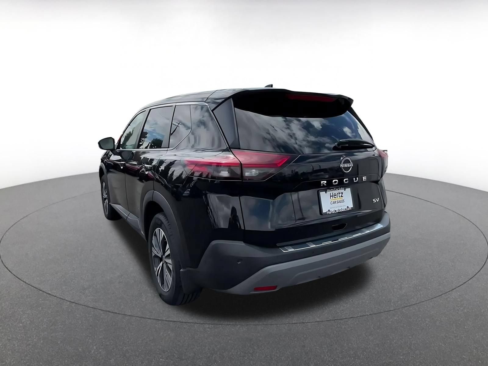 Used 2022 Nissan Rogue SV FWD image 9