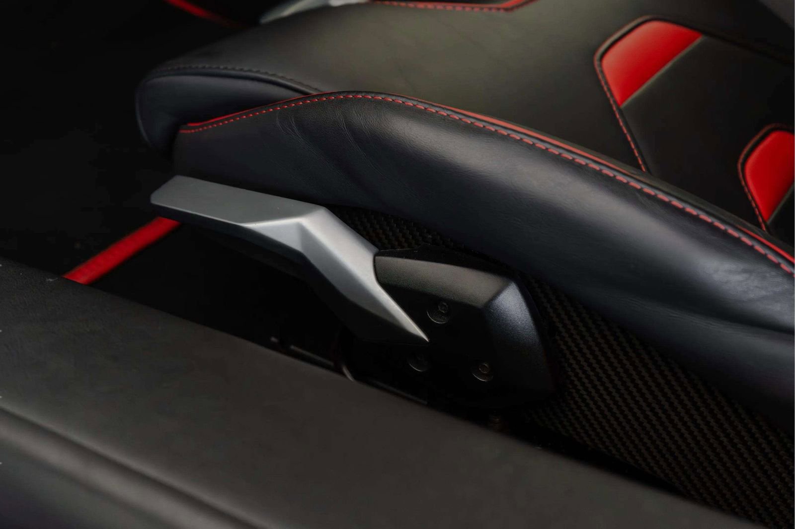 Used 2023 Lamborghini Huracan EVO RWD image 17