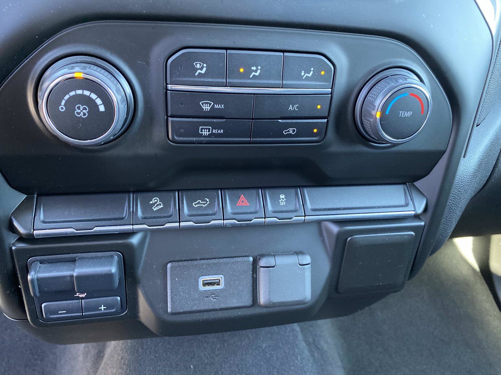 Used 2020 Chevrolet Silverado 1500 Custom Trail Boss w/ Custom Convenience Package AWD/4WD image 15