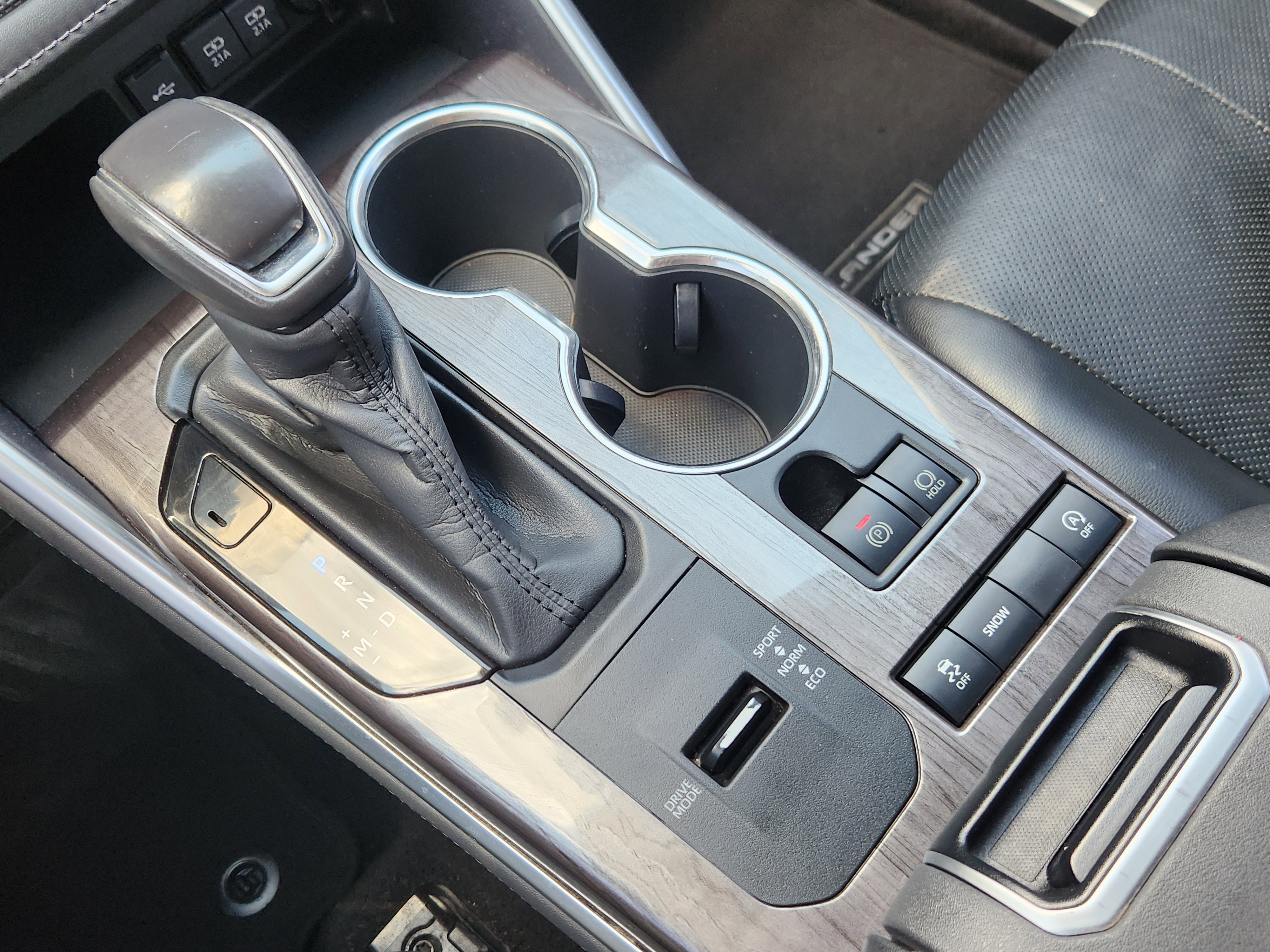 Used 2020 Toyota Highlander Platinum image 14