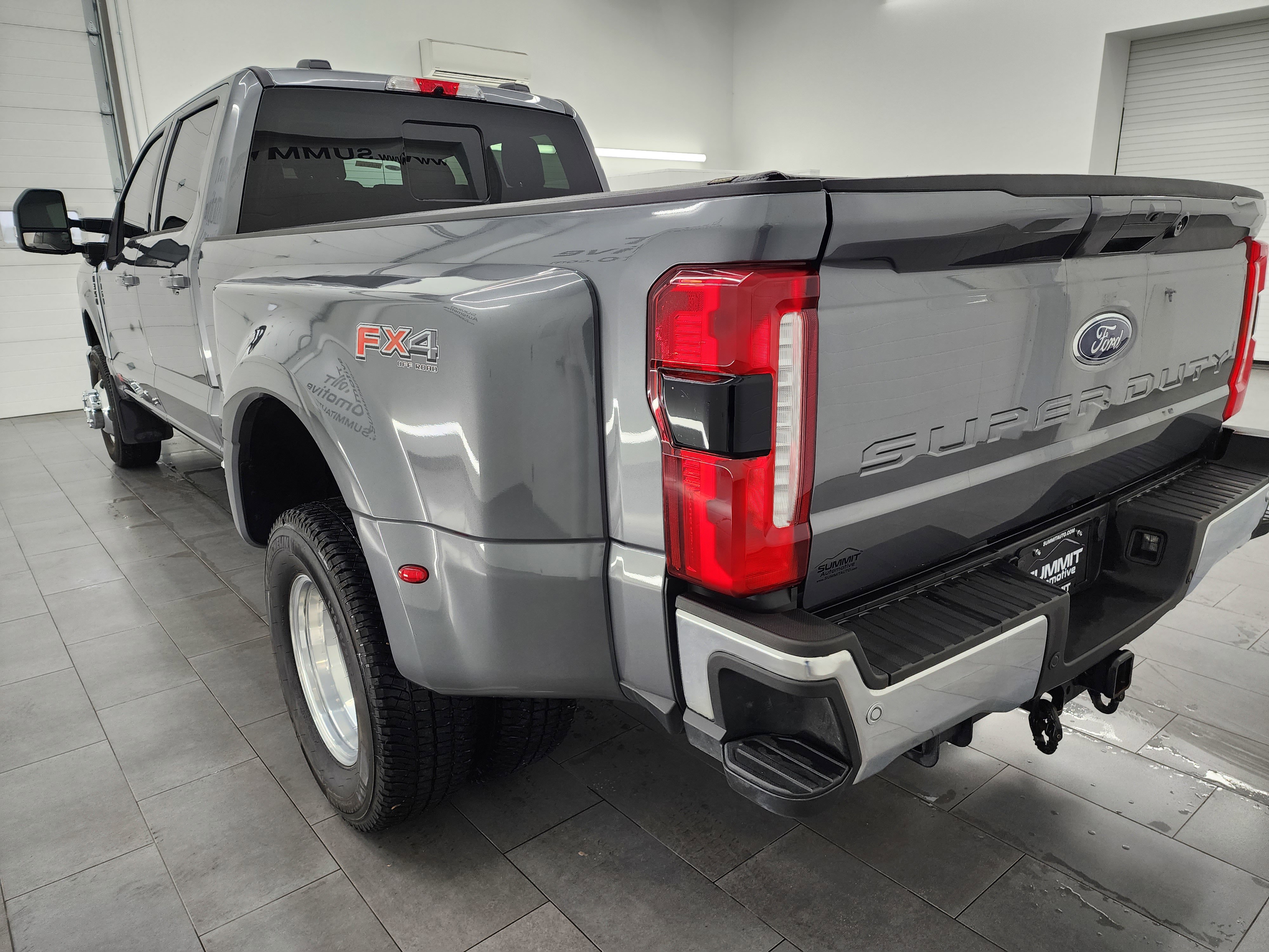 Used 2025 Ford F350 Lariat w/ Lariat Ultimate Package image 5