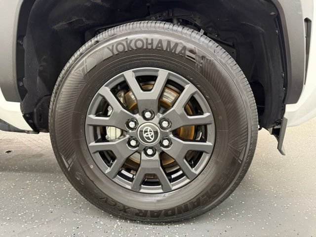 Certified 2026 Toyota 4Runner SR5 AWD/4WD image 22