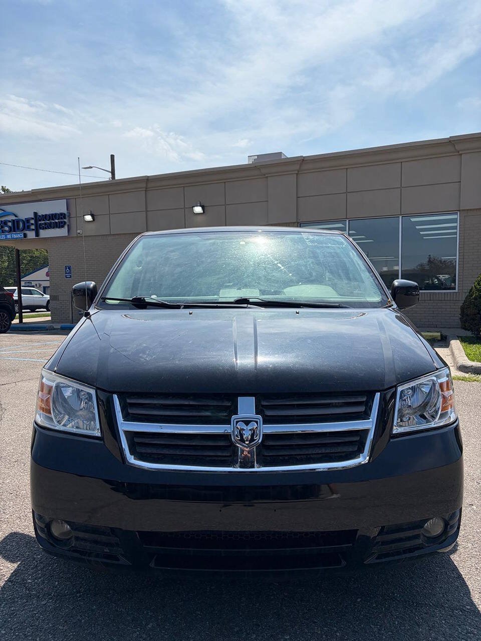 Used 2008 Dodge Grand Caravan SXT FWD image 2