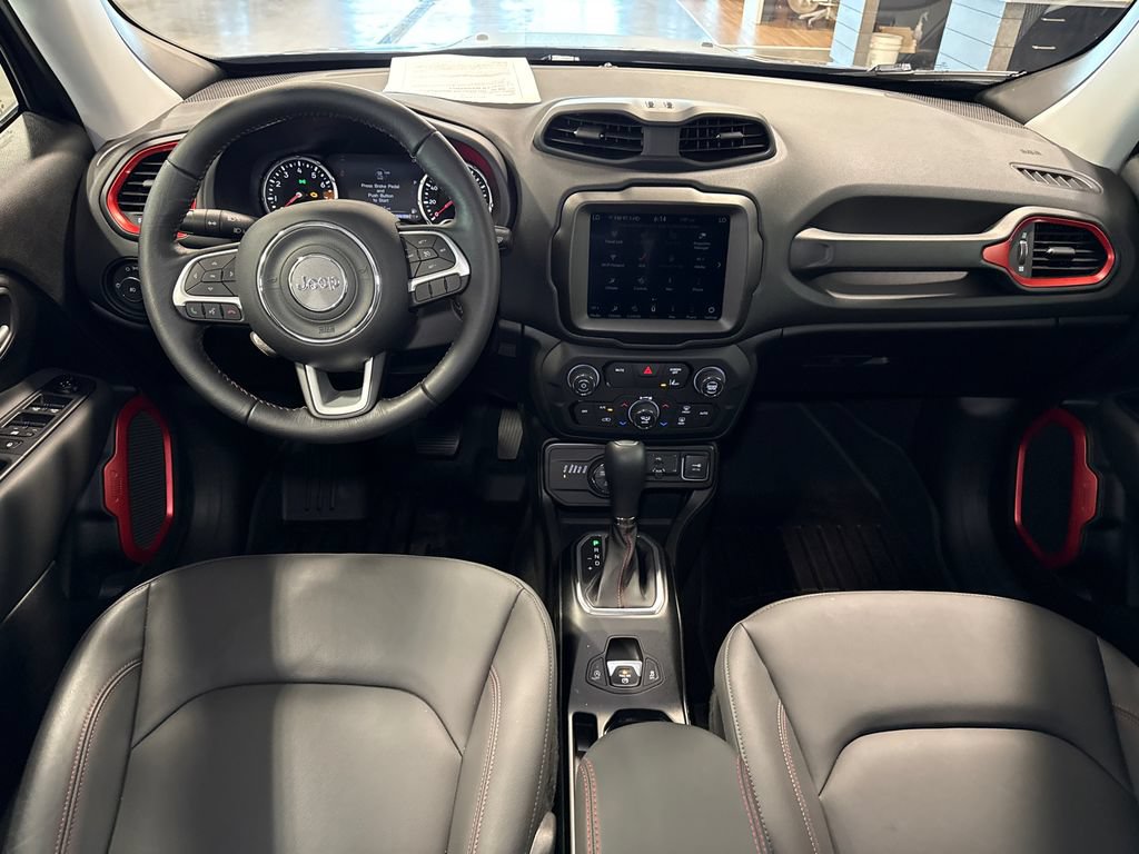 Used 2023 Jeep Renegade Trailhawk w/ Trailhawk Elite Group AWD/4WD image 10