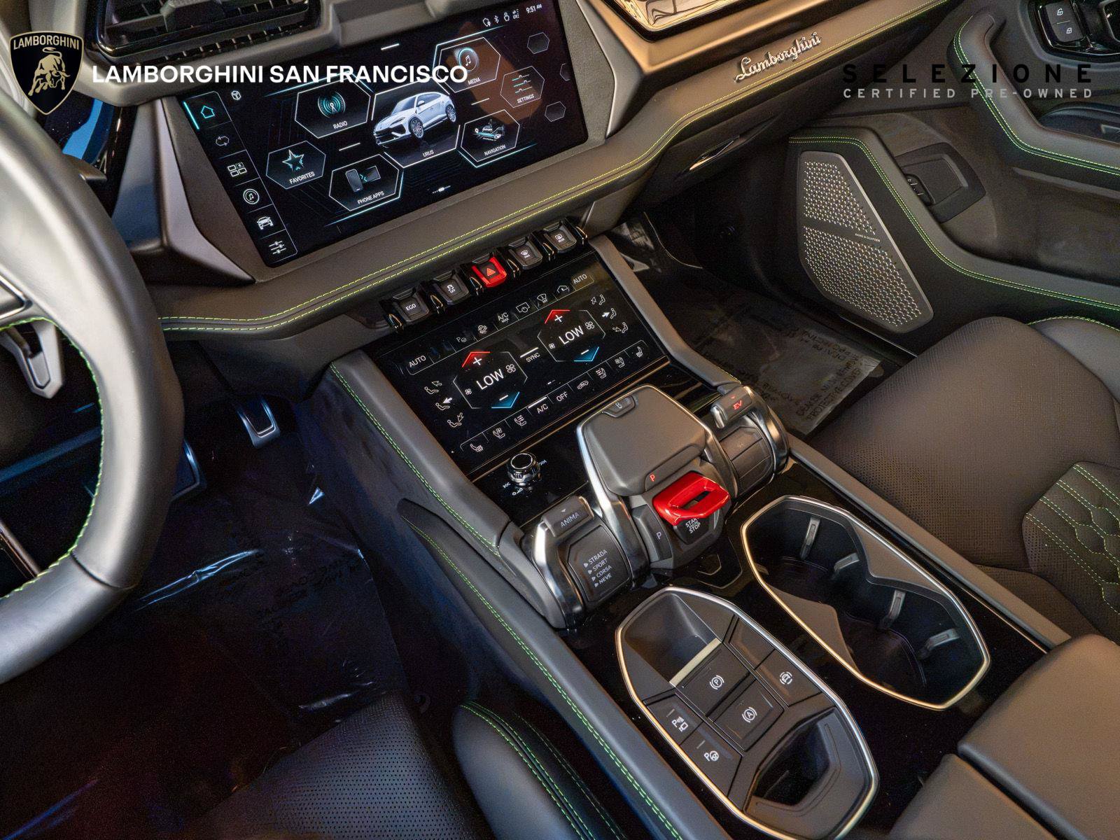 Used 2025 Lamborghini Urus SE AWD/4WD image 21