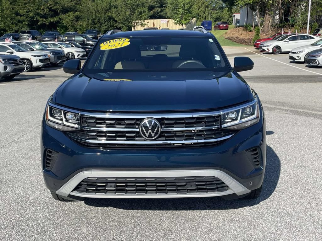 Certified 2021 Volkswagen Atlas Cross Sport SE w/ Panoramic Sunroof Package FWD image 2