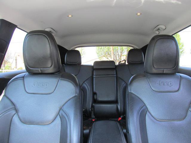 Used 2019 Jeep Cherokee Limited image 10