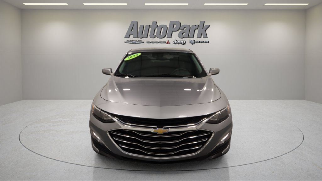 Used 2024 Chevrolet Malibu LS w/ Driver Confidence Package FWD image 2
