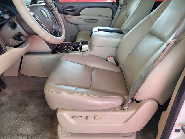 Used 2012 Chevrolet Avalanche LTZ RWD image 17