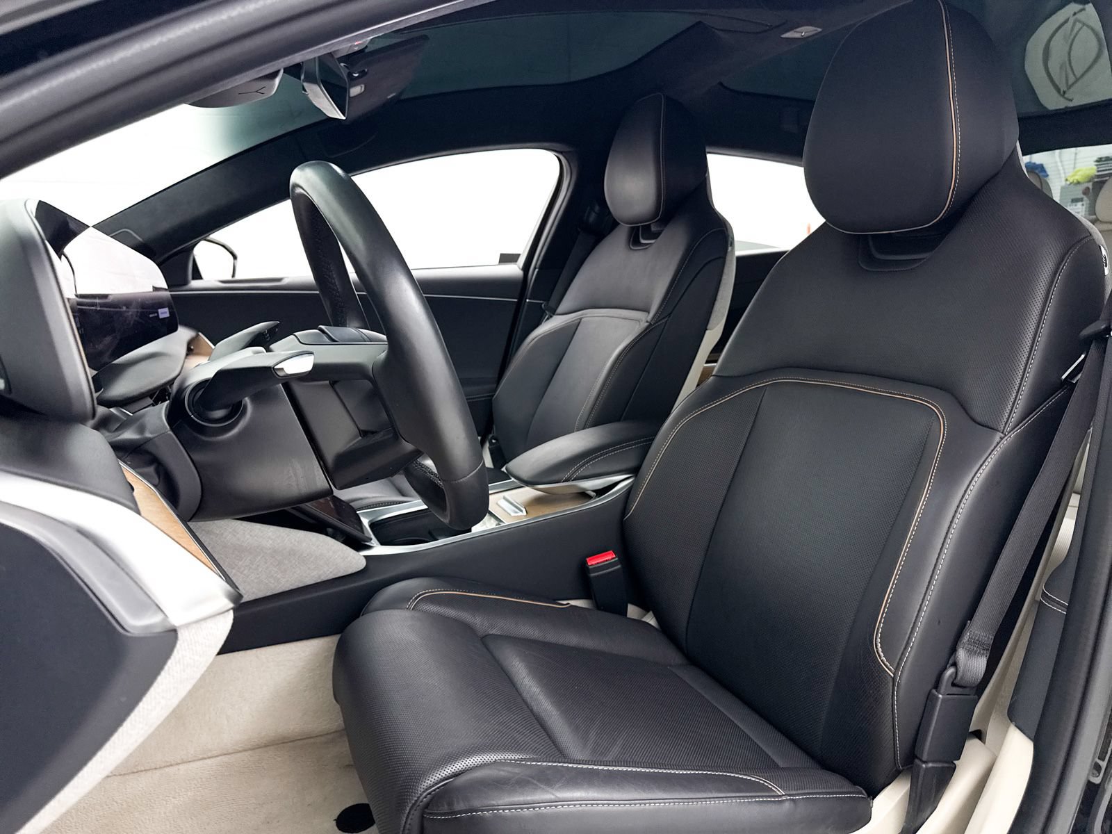 Used 2023 Lucid Air Touring AWD/4WD image 16