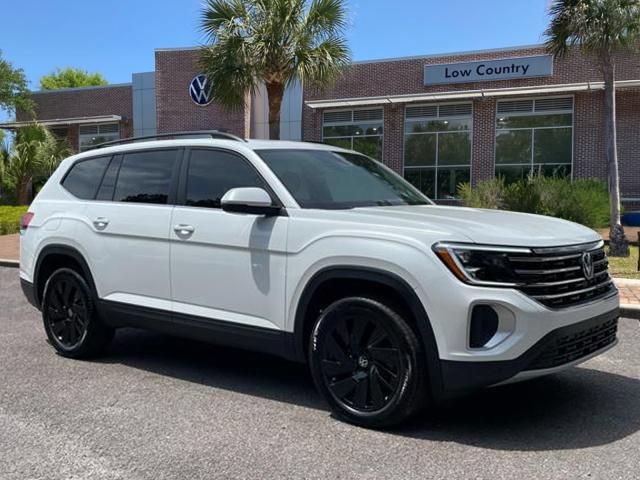Used 2026 Volkswagen Atlas SE w/ Panoramic Sunroof Package FWD image 1