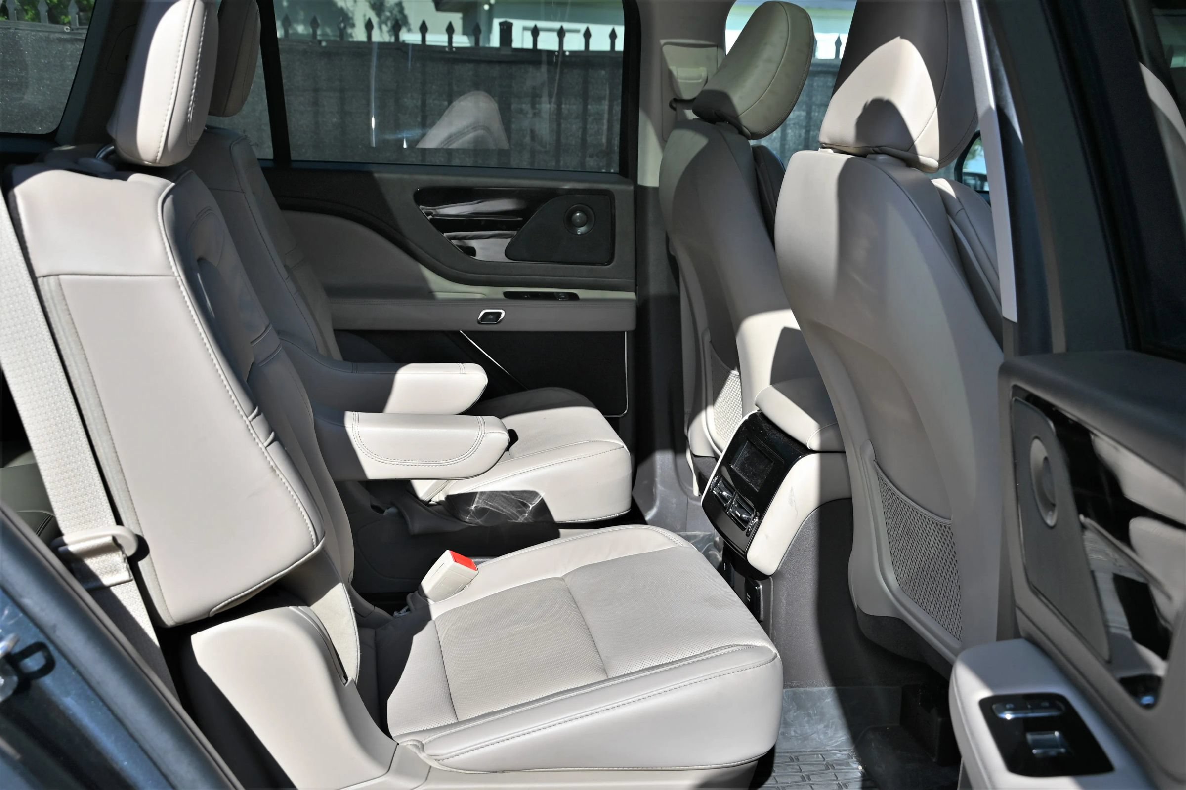 Used 2024 Lincoln Aviator Reserve w/ Equipment Group 201A RWD image 20