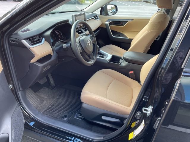 Used 2025 Toyota RAV4 LE image 13