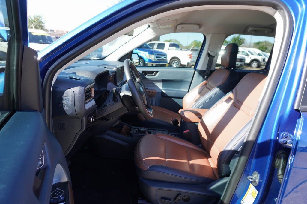 Used 2023 Ford Maverick Lariat w/ Lariat Luxury Package image 7