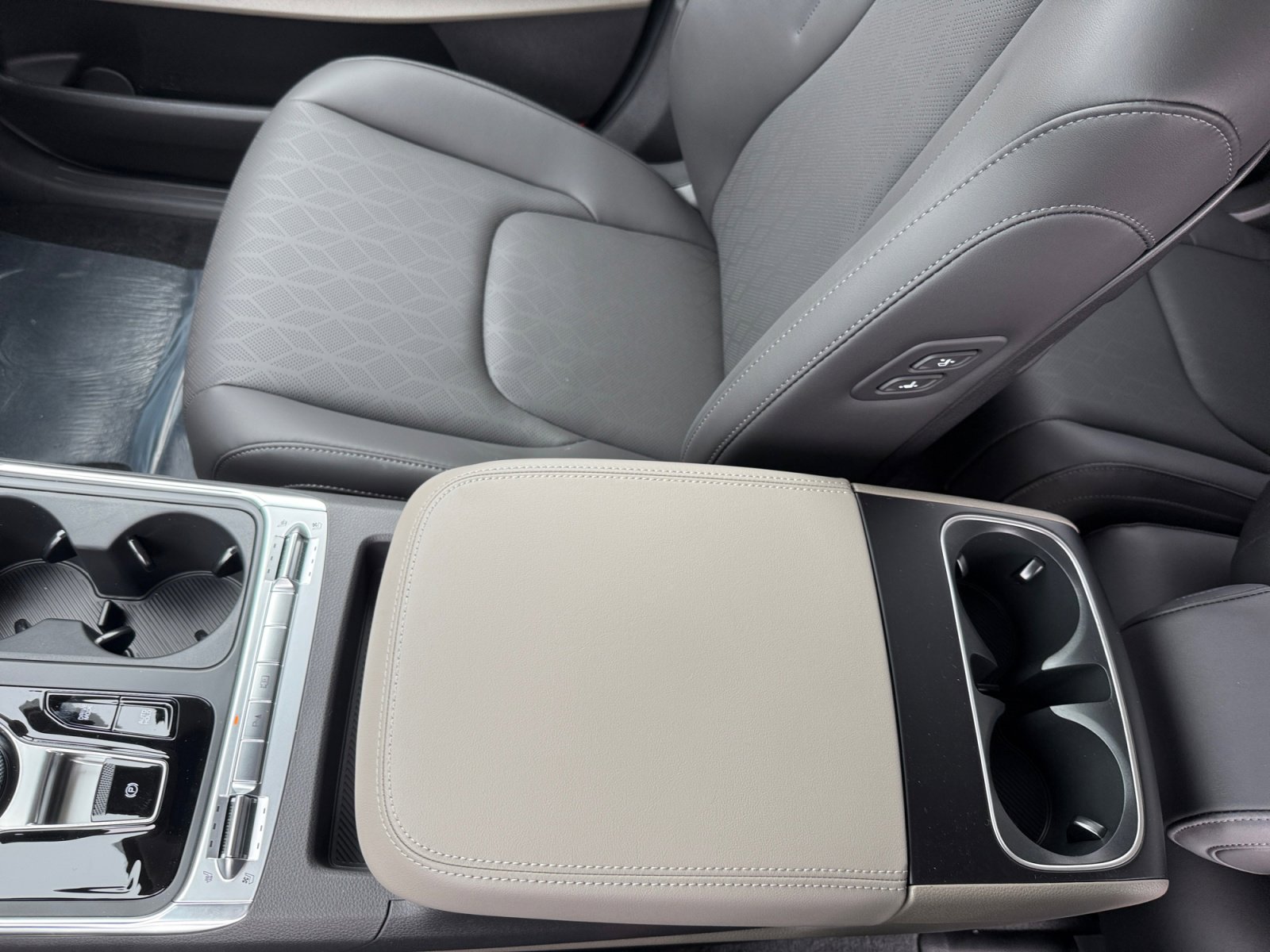 New 2026 Kia Carnival SX FWD image 14