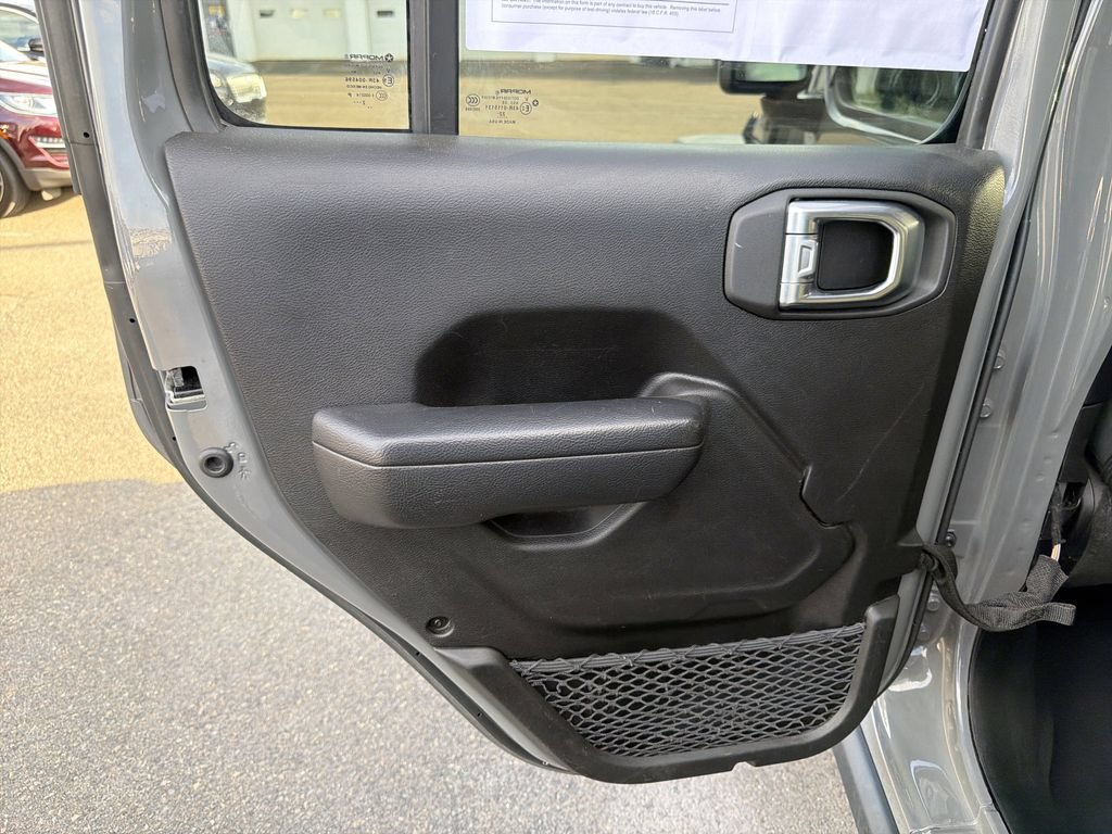 Used 2023 Jeep Wrangler Unlimited Rubicon 4xe w/ Cold Weather Group AWD/4WD image 14