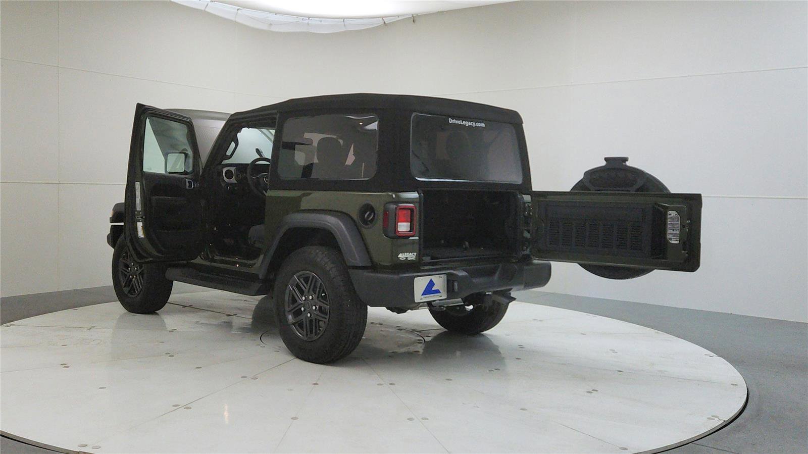 Used 2024 Jeep Wrangler Sport S image 11