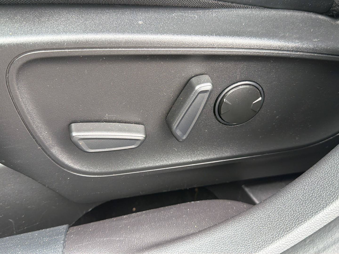 Used 2024 Ford Escape ST-Line AWD/4WD image 11
