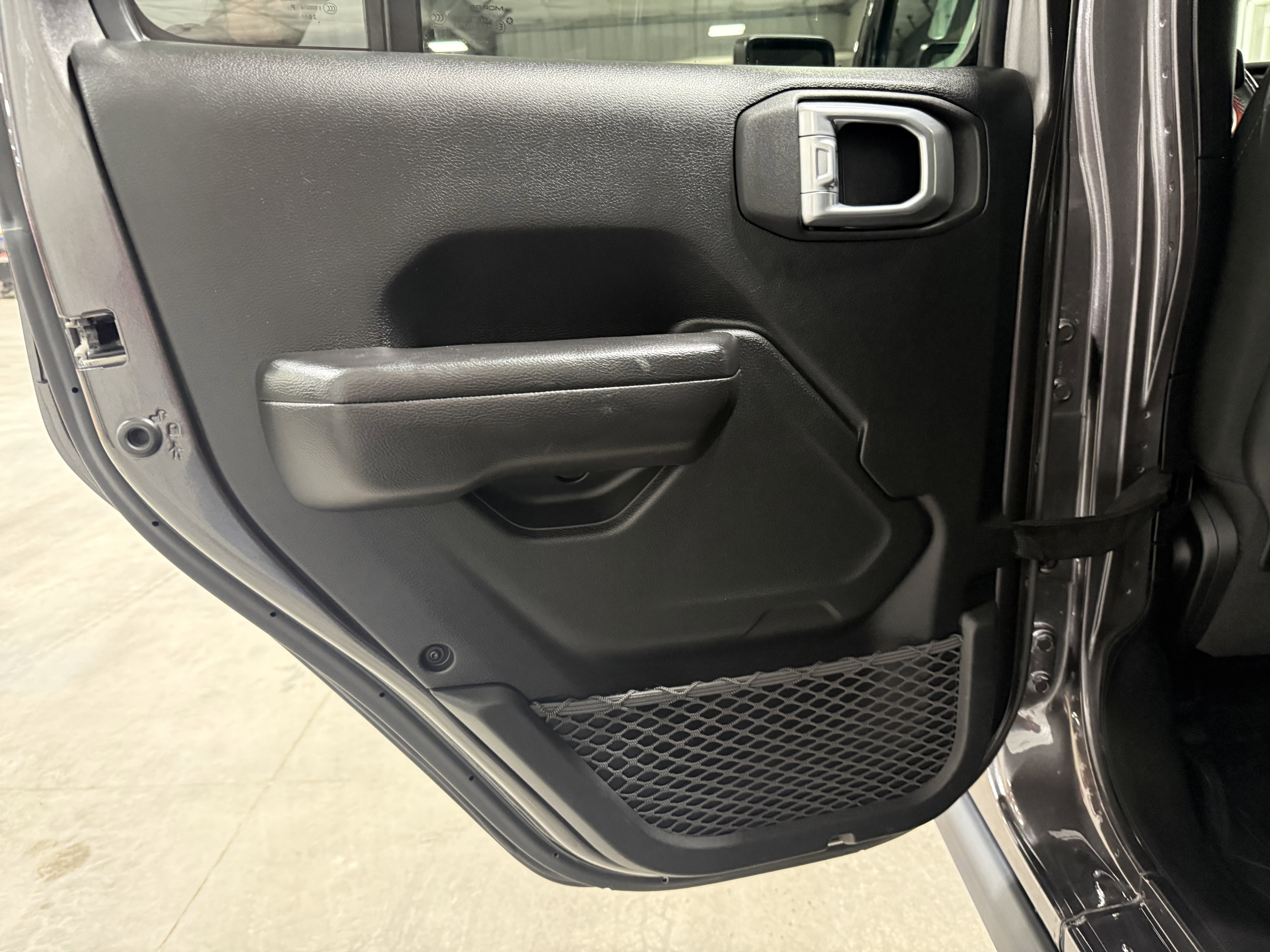 Used 2021 Jeep Wrangler Unlimited Rubicon AWD/4WD image 18