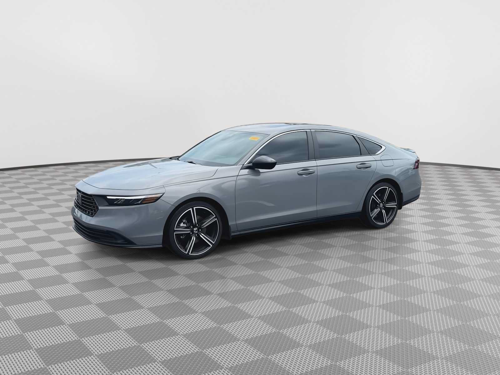 Used 2025 Honda Accord Sport image 4