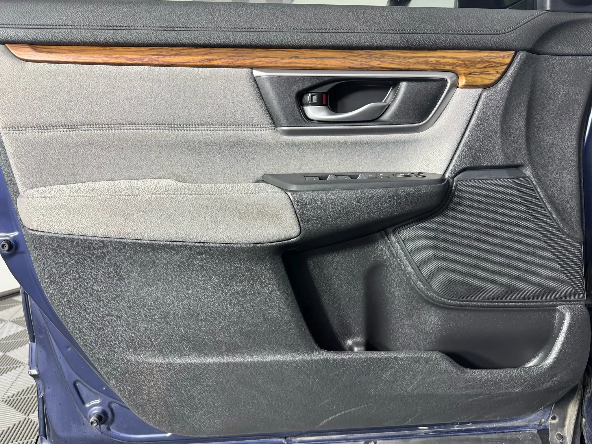 Used 2019 Honda CR-V EX image 39