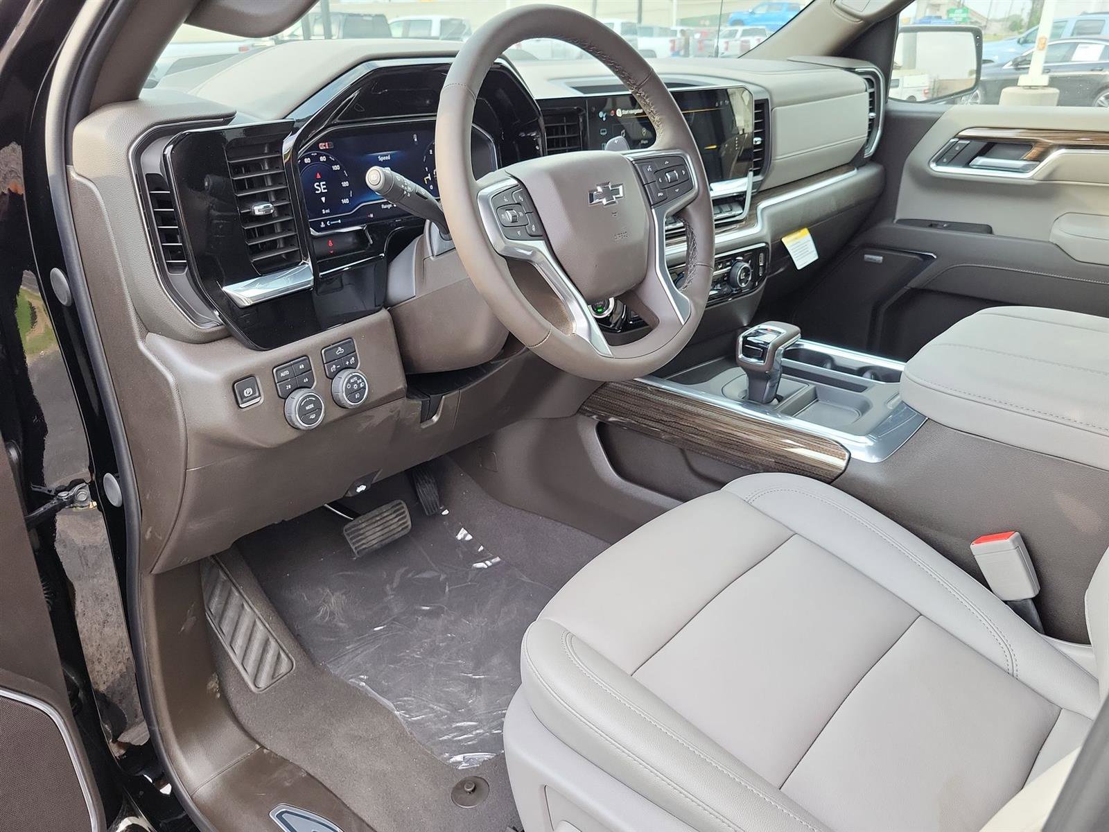 New 2025 Chevrolet Silverado 1500 LT Trail Boss w/ Dark Appearance Package image 10