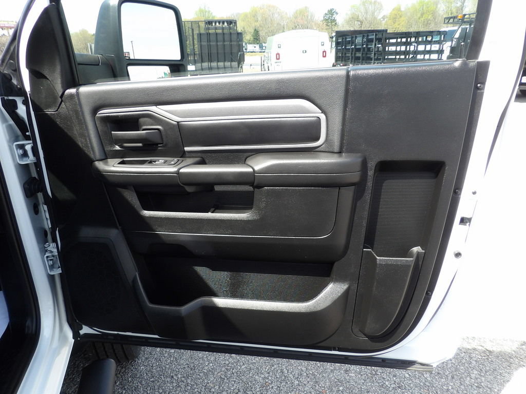 Used 2024 RAM 4500 Tradesman RWD image 40