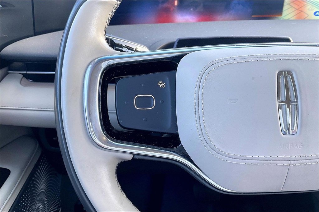 Used 2024 Lincoln Nautilus Reserve w/ Equipment Group 203A image 16